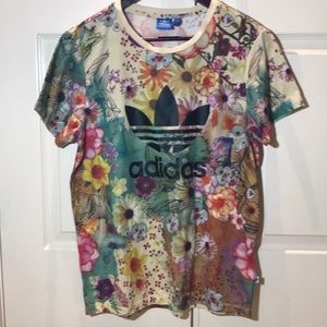 RARE Adidas multicolor trefoil tee sz small EUC